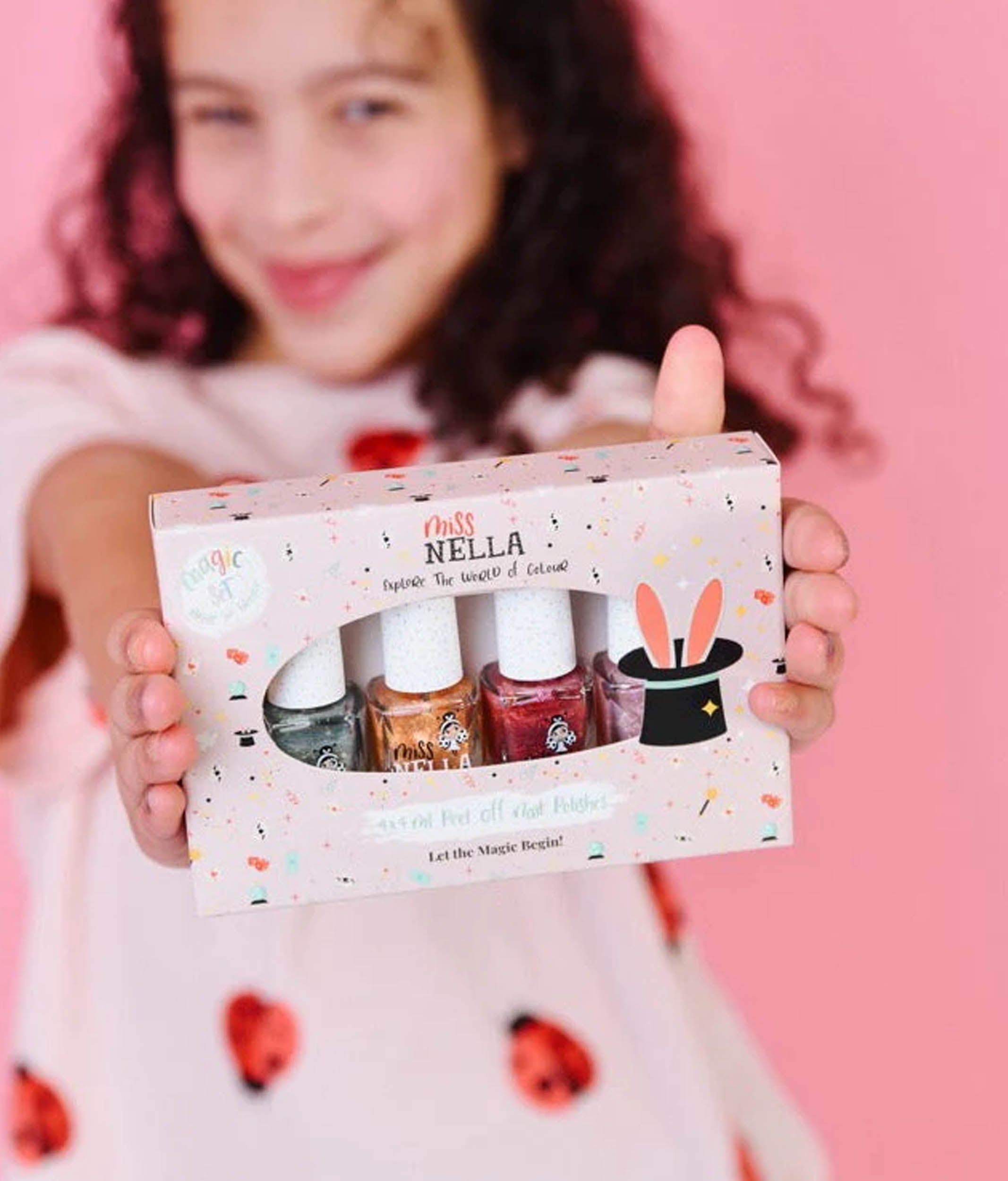Magic Nail Polish Set with 4 Peel-Off Water-Based Colours
