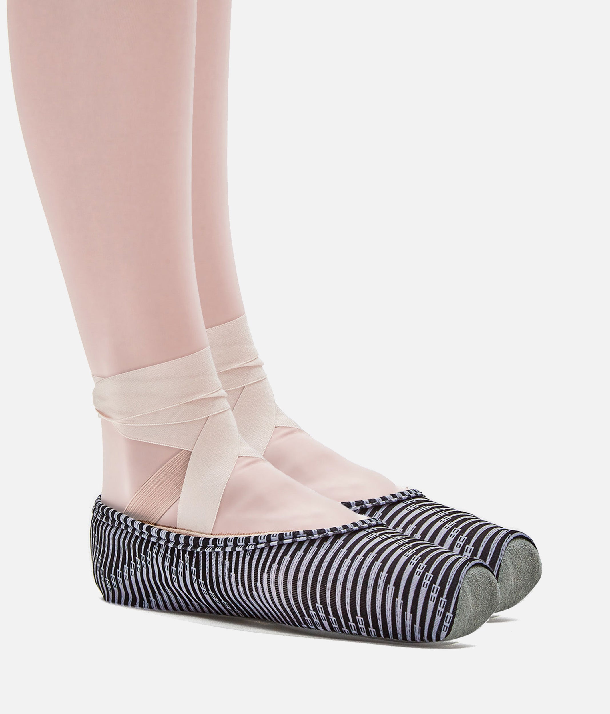 AC09 - Protective Pointe Shoe Covers with Pre-Sewn Elastic