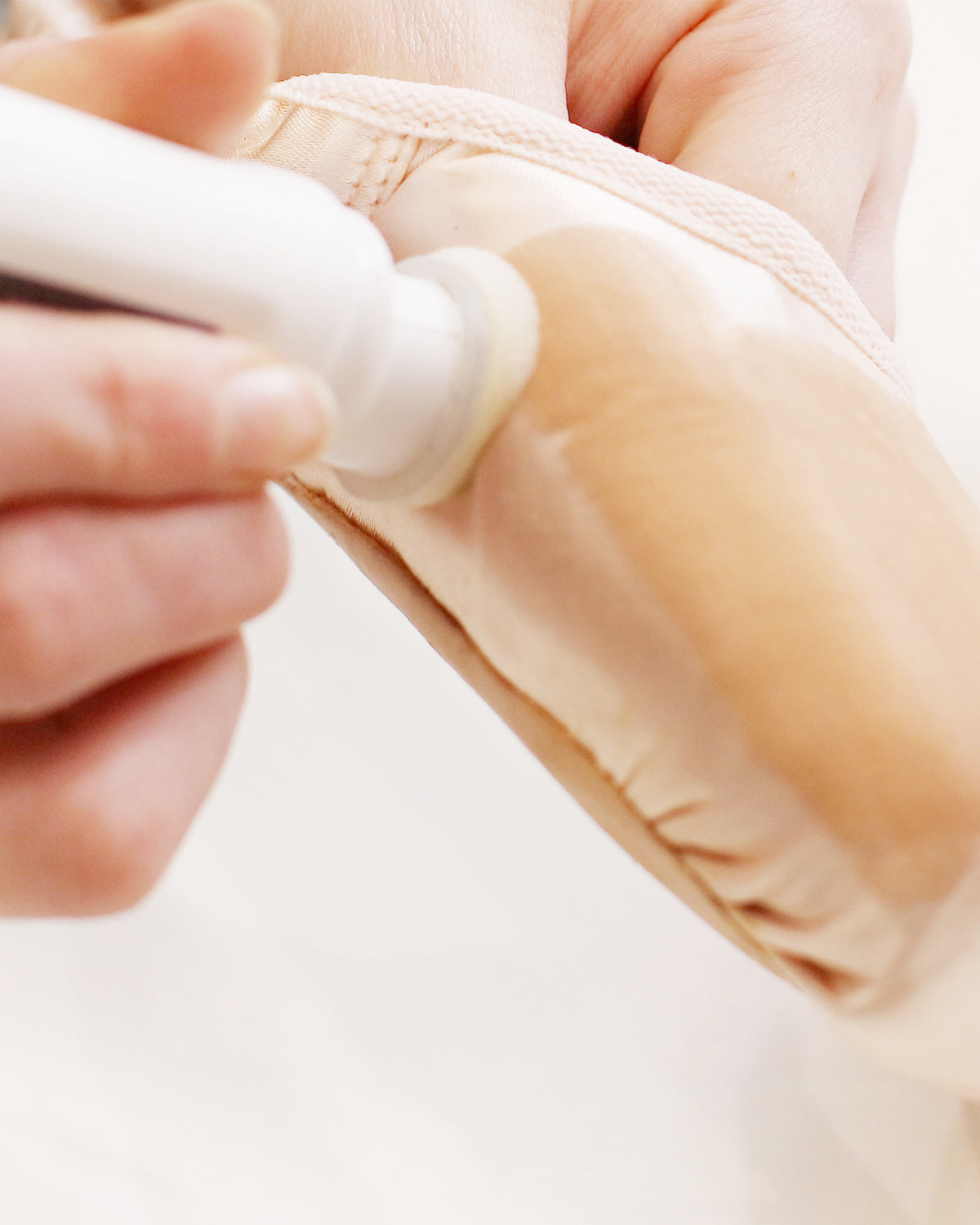 how to dye pointe shoes