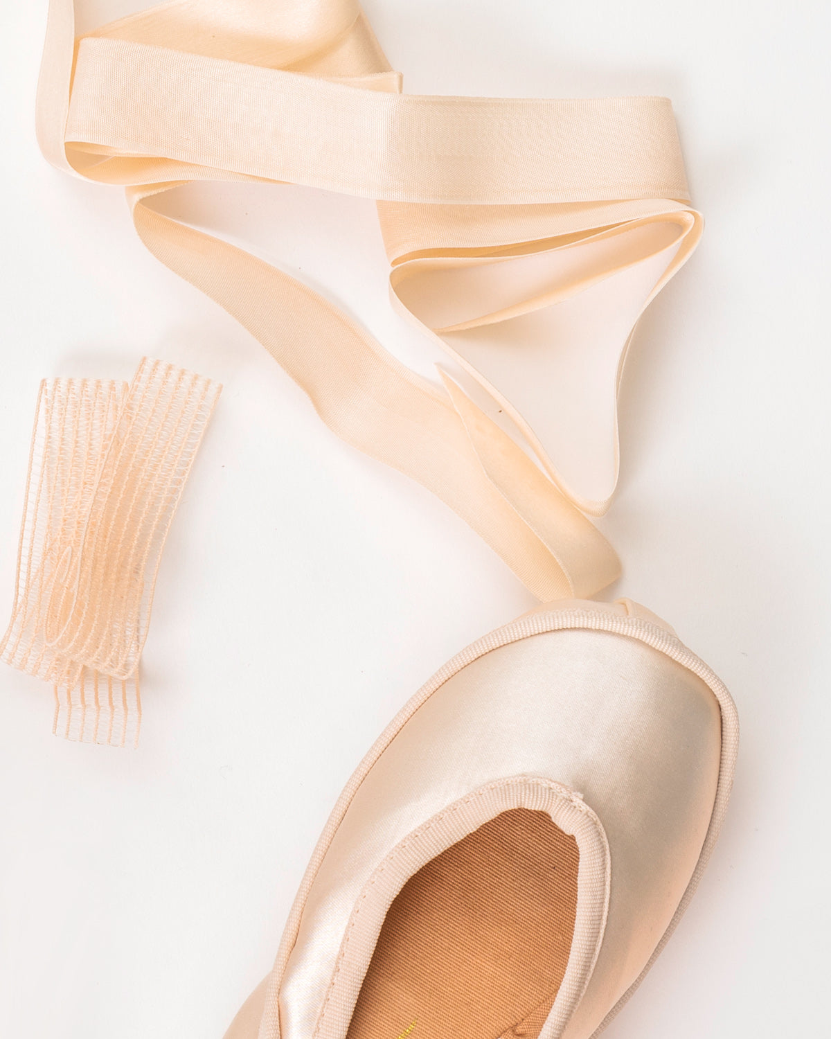 types of pointe shoe ribbons