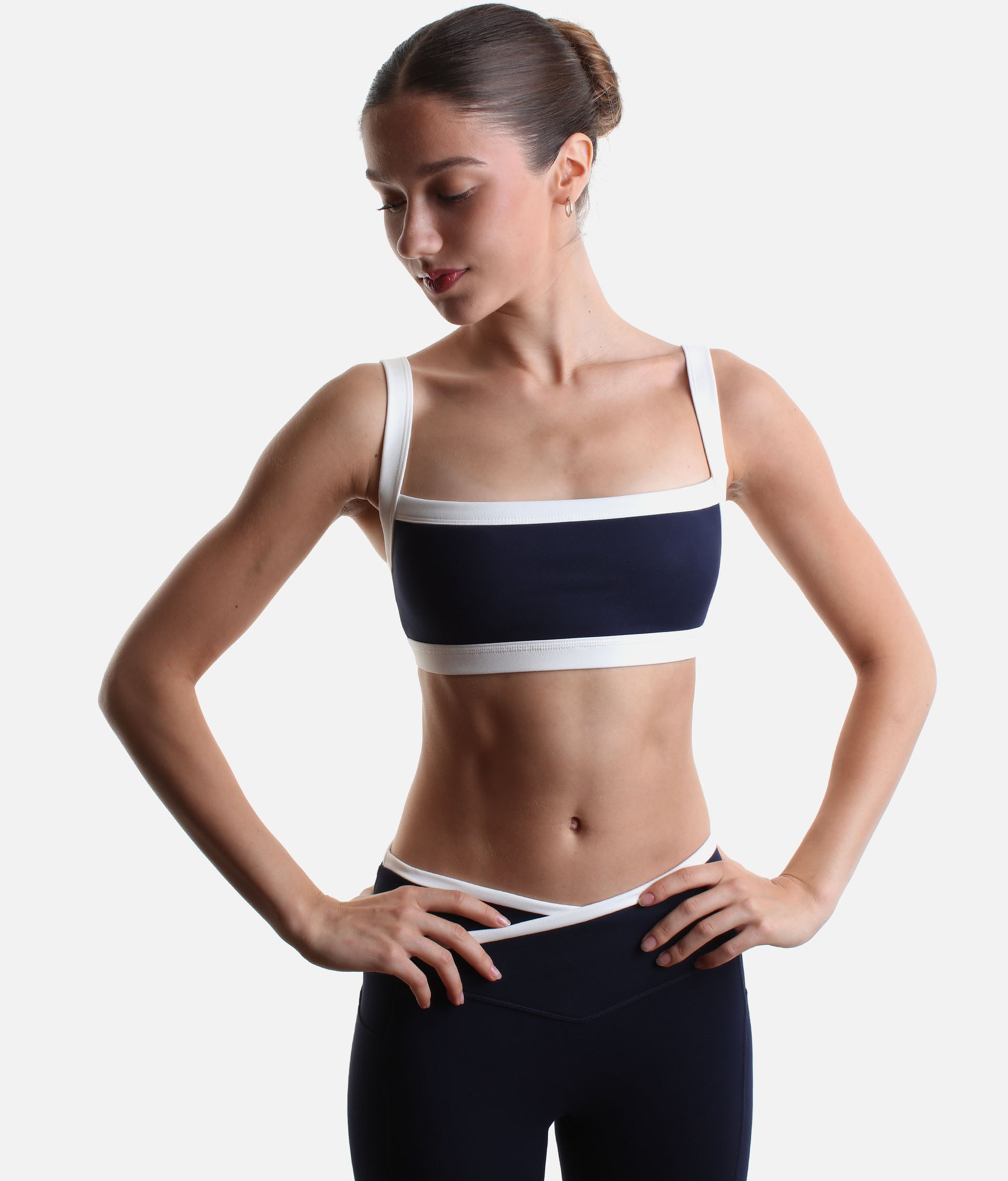 It Girl Bra - Contrast Square-Neck Sports Bra