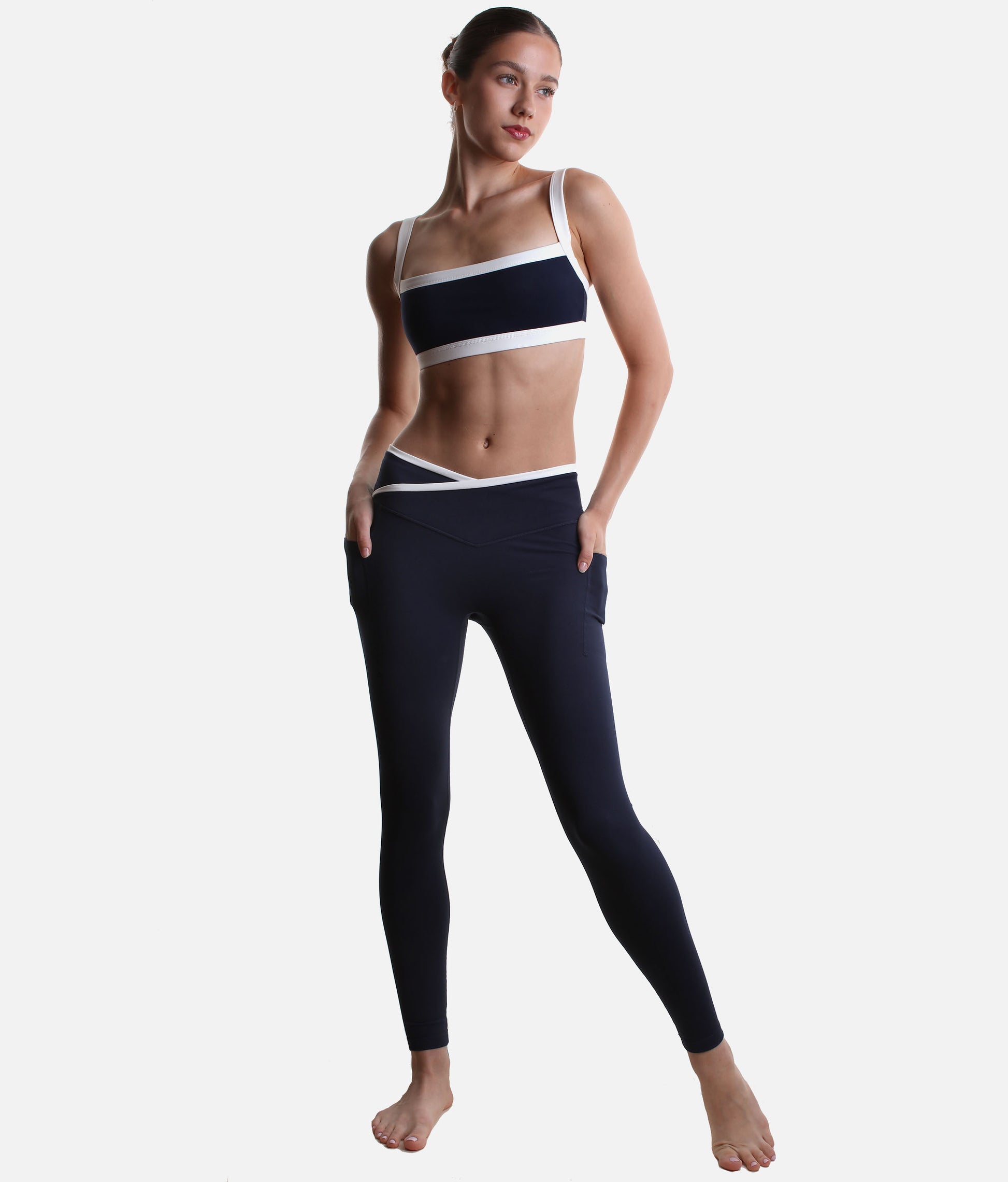Crisscross Hourglass® Contrast Leggings - Two Deep Pockets