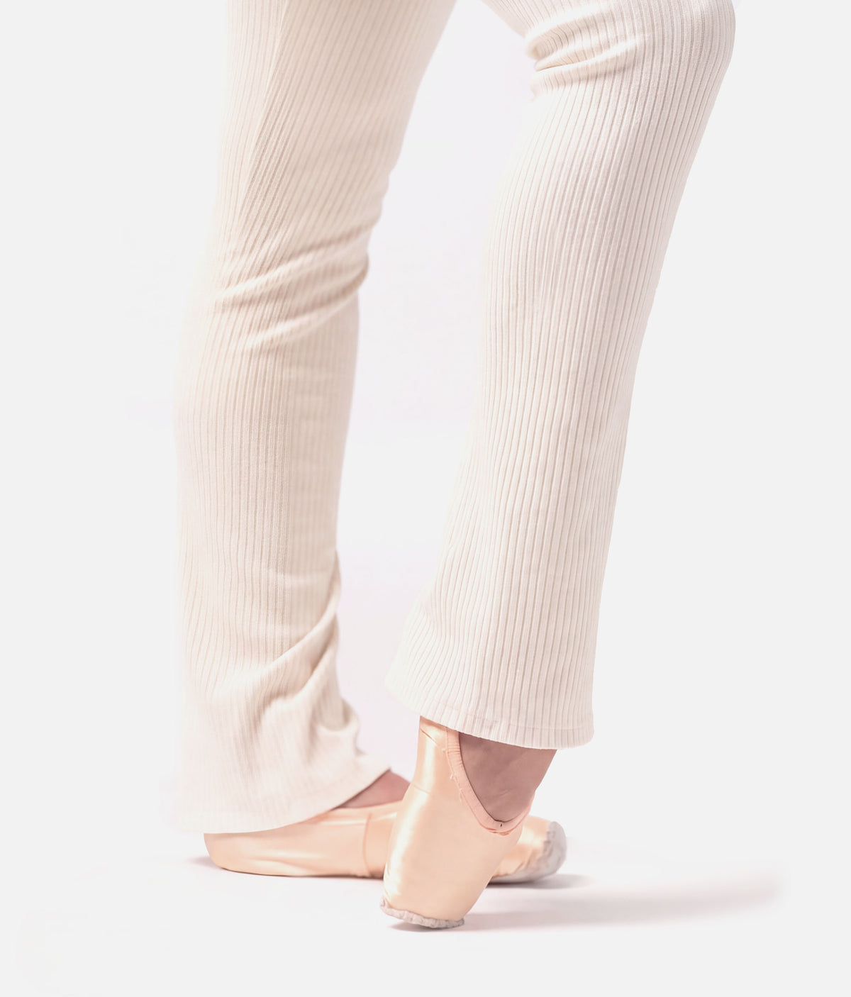 Mara Dancewear Knit Legwarmers – 65cm in Soft Pink & Light Cream