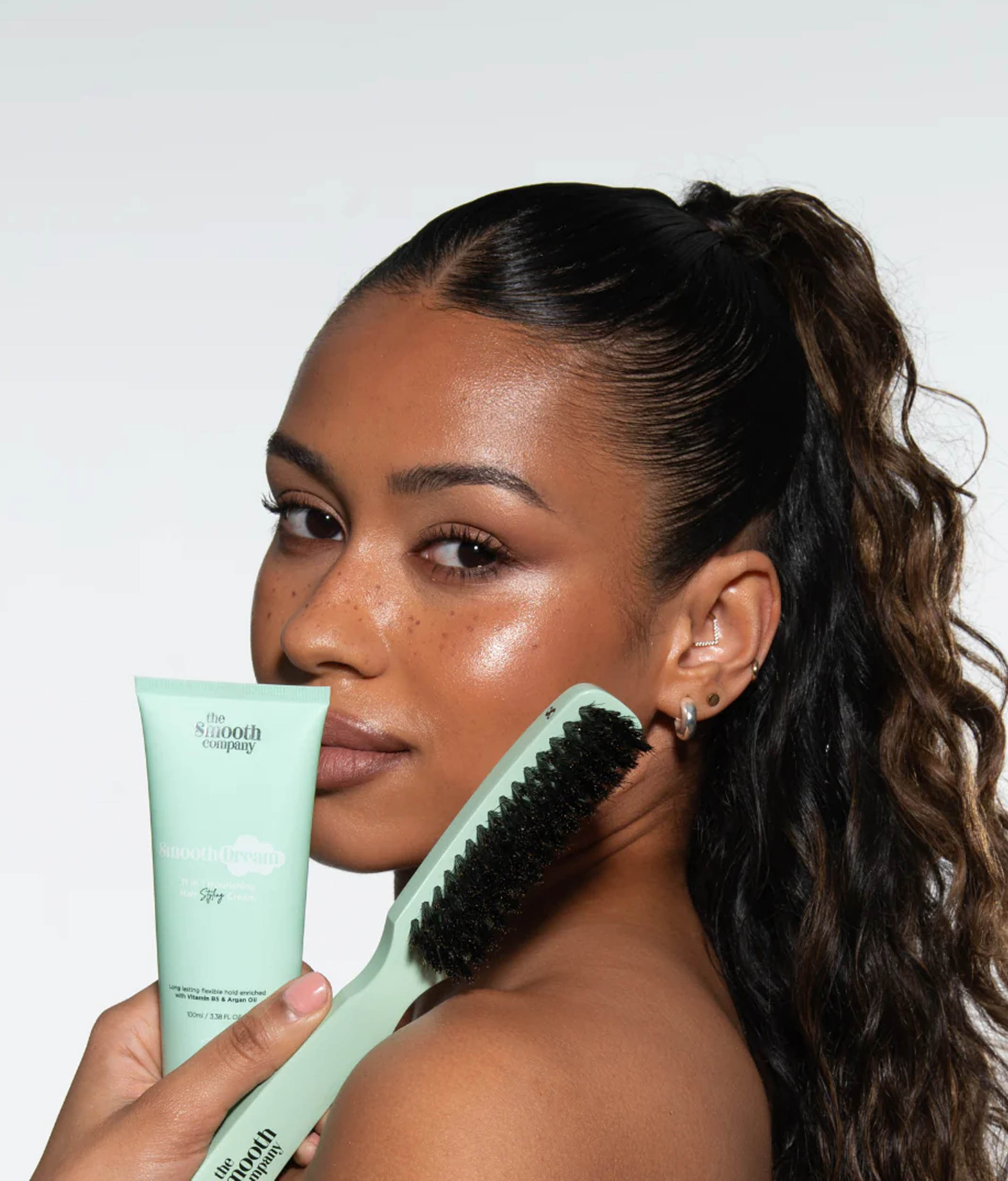 Curved Smoothing Hair Brush, Shine & Style Like a Pro - MANE MASTER™