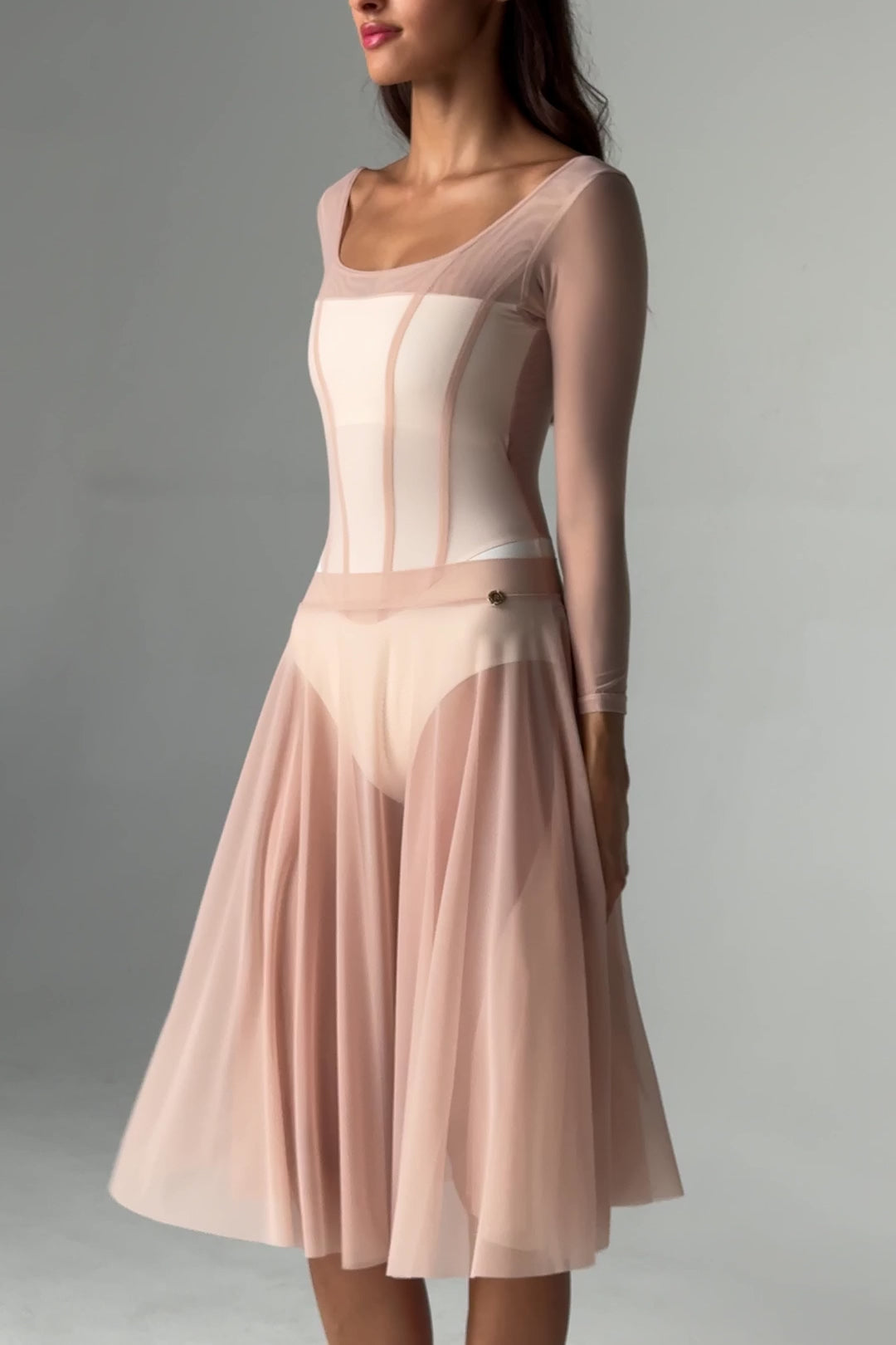 Load video: Bodile Julieta Mesh Rehearsal Skirt – Full-Circle Signature Style