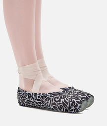Pointe Shoe Cover - AC 09