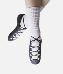 Arch-defining Split Sole Leather Pomp